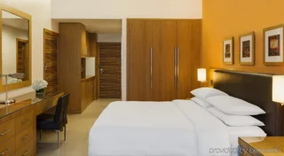 Дубай: Four Points by Sheraton Bur Dubai