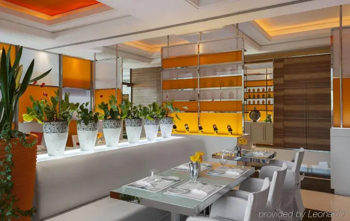Дубай: Four Points by Sheraton Bur Dubai