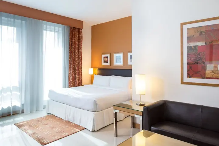 Дубай: Four Points by Sheraton Bur Dubai