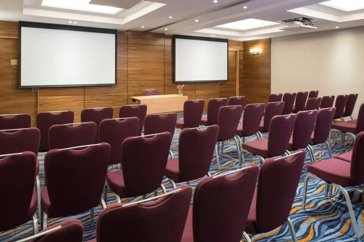 Дубай: Four Points by Sheraton Bur Dubai