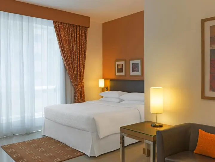 Дубай: Four Points by Sheraton Bur Dubai