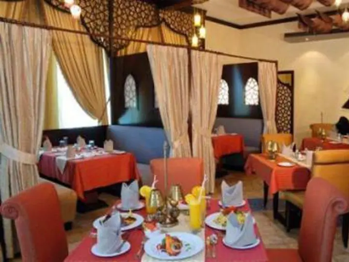 Дубай: Отель The Park Hotel Formerly Al Jawhara Gardens