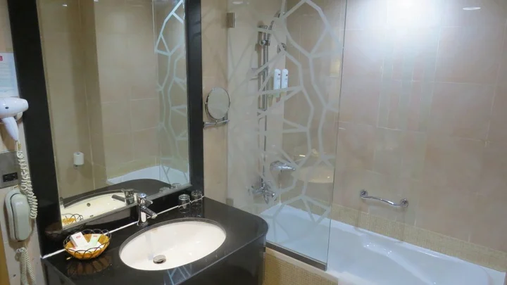 Дубай: Отель The Park Hotel Formerly Al Jawhara Gardens
