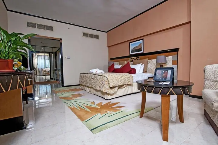 Дубай: Отель The Park Hotel Formerly Al Jawhara Gardens