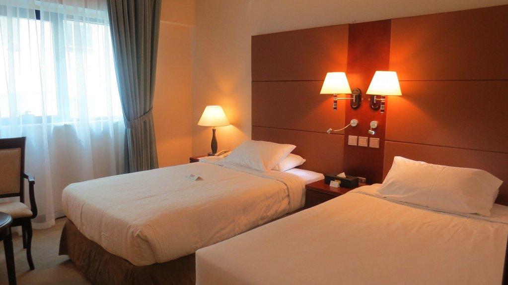 Дубай: Отель The Park Hotel Formerly Al Jawhara Gardens