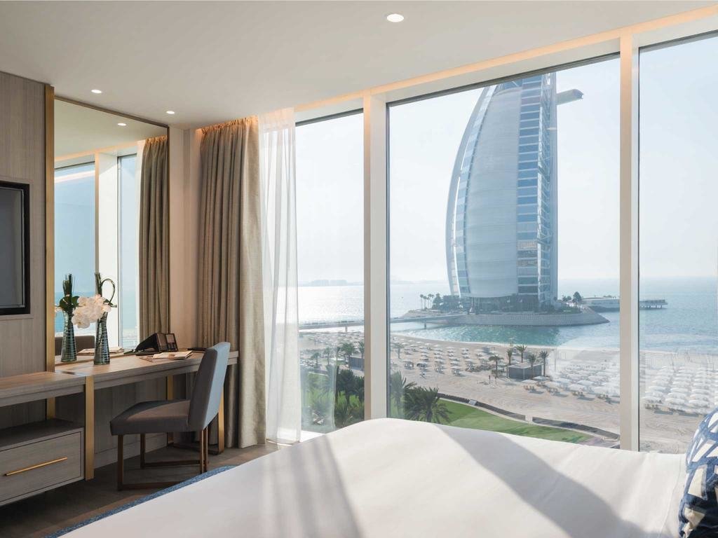 Дубай: Jumeirah Beach Hotel Dubai