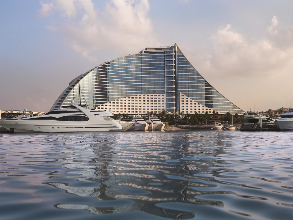 Дубай: Jumeirah Beach Hotel Dubai