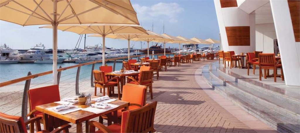 Дубай: Jumeirah Beach Hotel Dubai
