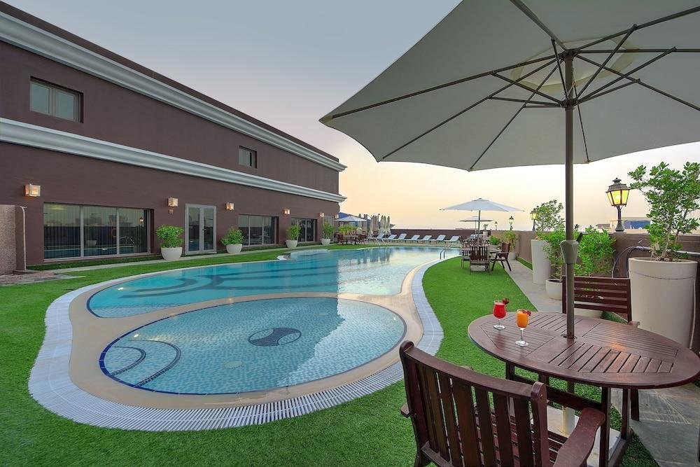 Дубай: Royal Ascot Hotel