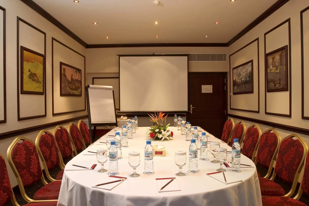 Дубай: Royal Ascot Hotel