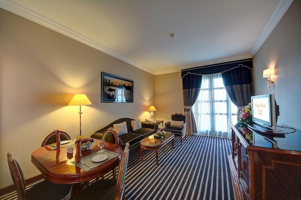 Дубай: Royal Ascot Hotel