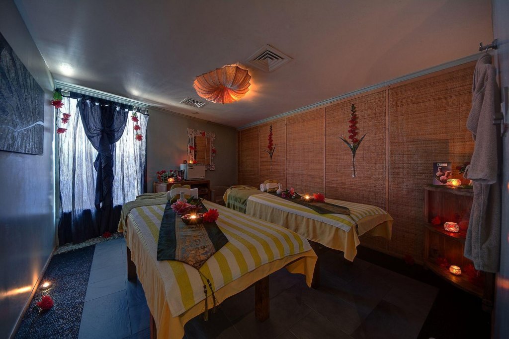 Дубай: Royal Ascot Hotel