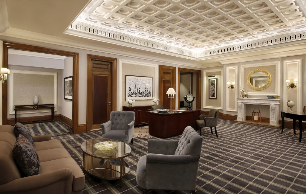 Дубай: Отель Al Habtoor Palace