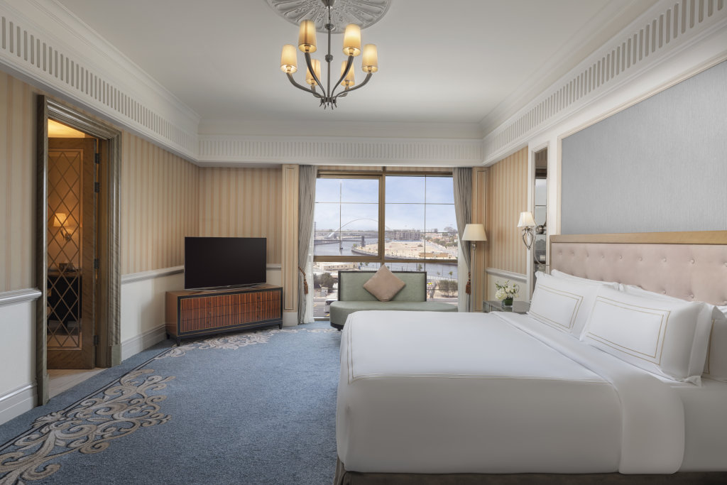 Дубай: Отель Al Habtoor Palace