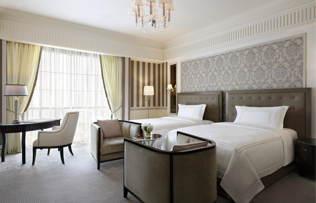 Дубай: Отель Al Habtoor Palace