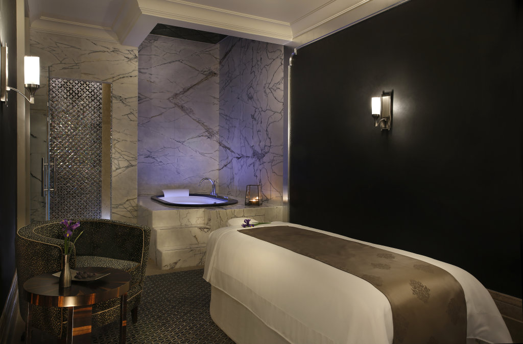 Дубай: Отель Al Habtoor Palace