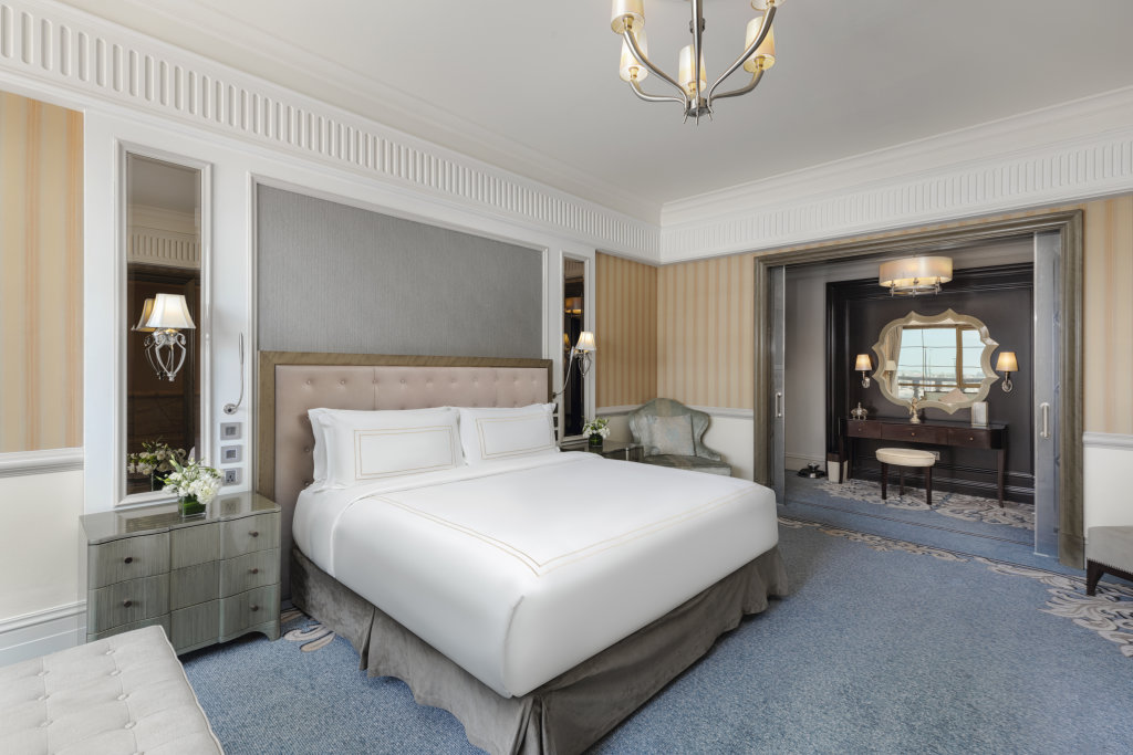 Дубай: Отель Al Habtoor Palace