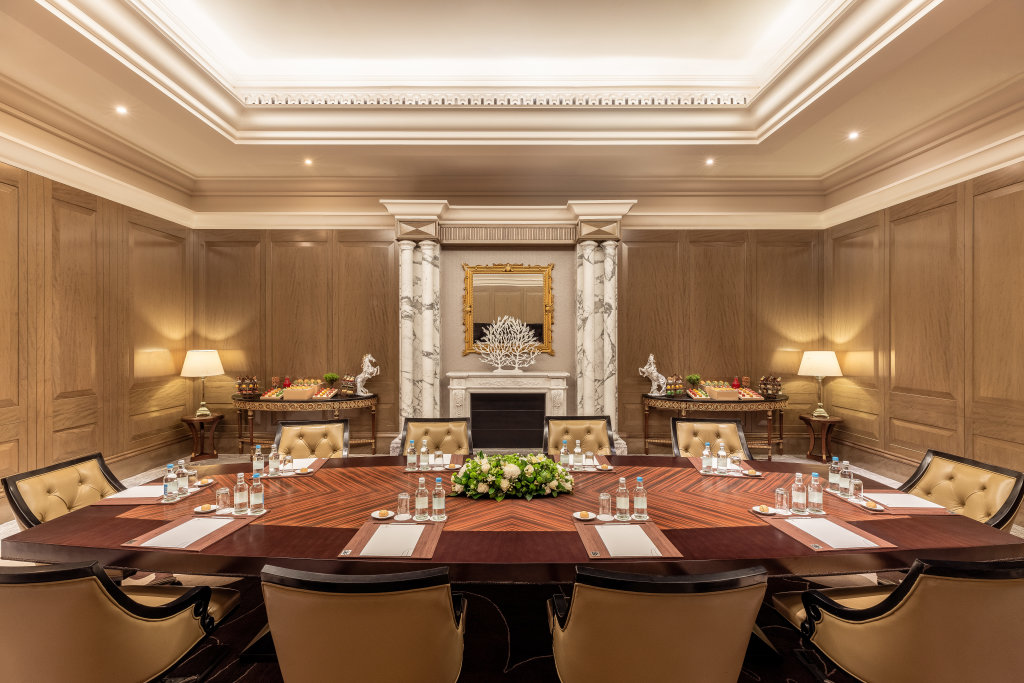 Дубай: Отель Al Habtoor Palace