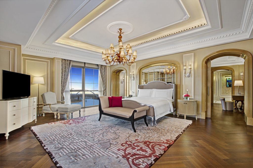 Дубай: Отель Al Habtoor Palace