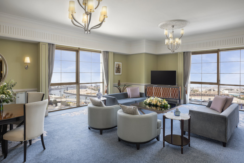 Дубай: Отель Al Habtoor Palace
