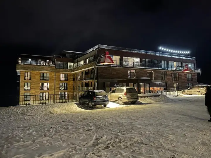 Gudauri Hotel Loft, Apartment 418, Next to the Pirveli Lift — фото 1