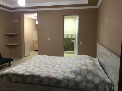 Батуми: 15 Kviparosi Guest House