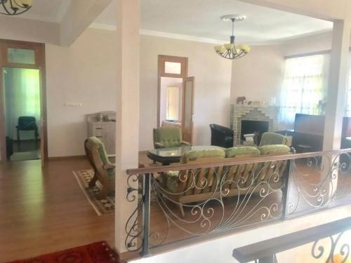 Батуми: 15 Kviparosi Guest House