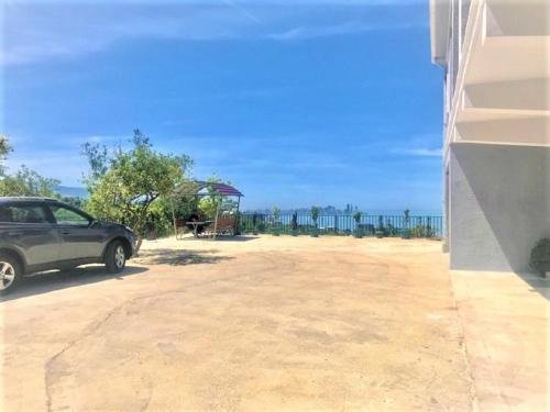 Батуми: 15 Kviparosi Guest House