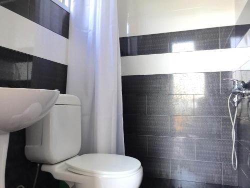 Батуми: 15 Kviparosi Guest House