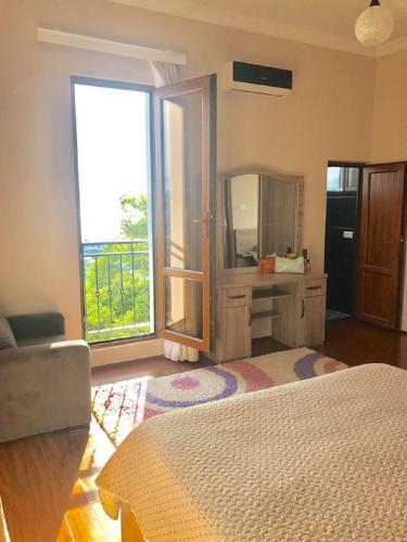 Батуми: 15 Kviparosi Guest House