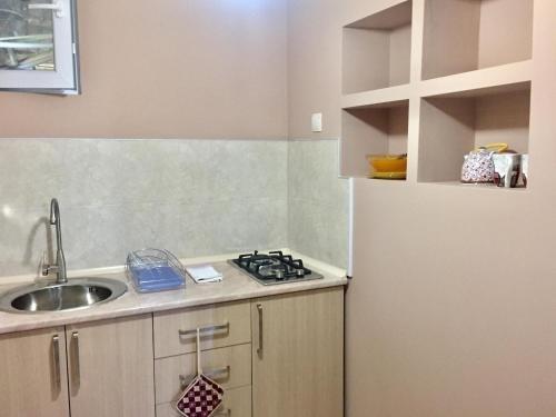Батуми: 15 Kviparosi Guest House
