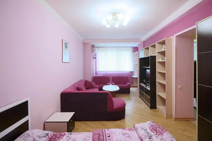 Ереван: Apartment in Center of Yerevan/ Cascade