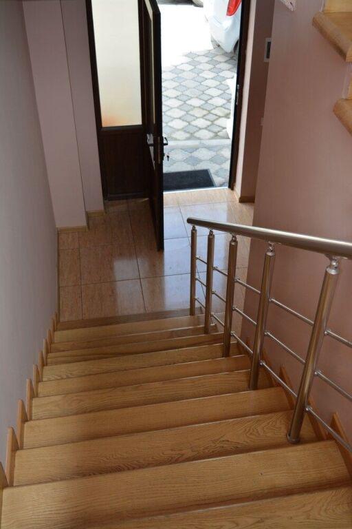 Кварели: Hotel In The Middle of City