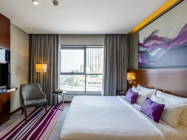 Дубай: Flora Al Barsha Hotel at the Mall