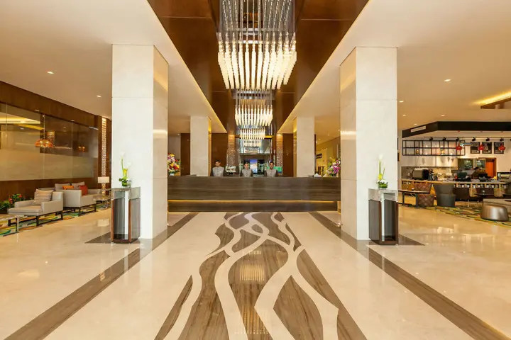 Дубай: Flora Al Barsha Hotel at the Mall