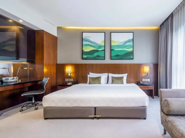 Дубай: Flora Al Barsha Hotel at the Mall