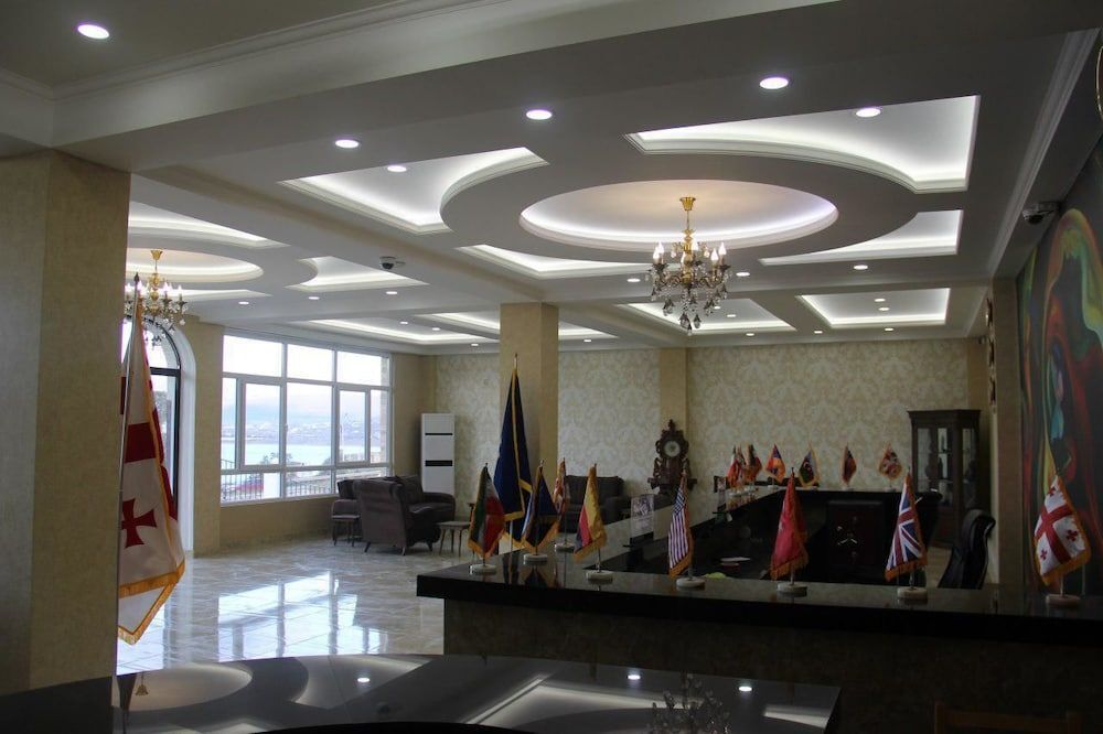 Тбилиси: Royal Sky Hotel