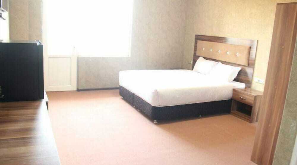 Тбилиси: Royal Sky Hotel