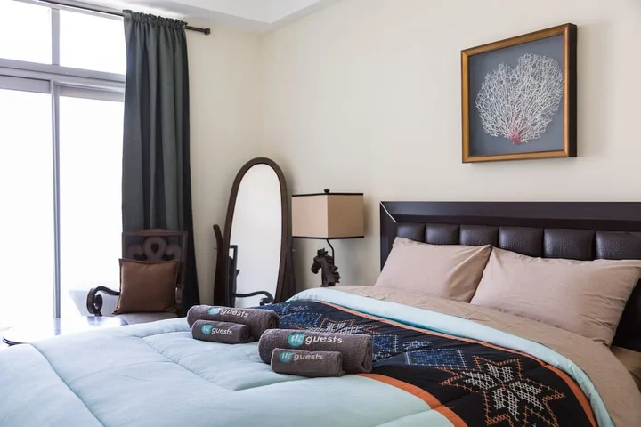 Дубай: HiGuests Vacation Homes - Global Lake