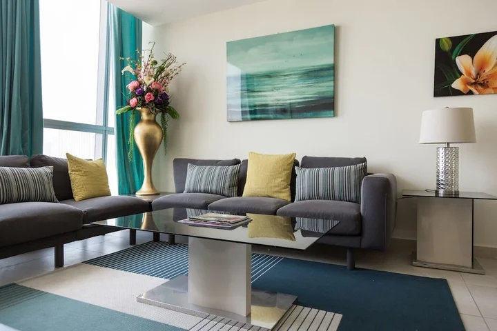 Дубай: HiGuests Vacation Homes - Global Lake