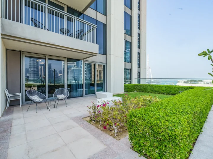 Дубай: Апартаменты Gorgeous 1 BR with Private Terrace | Marina View