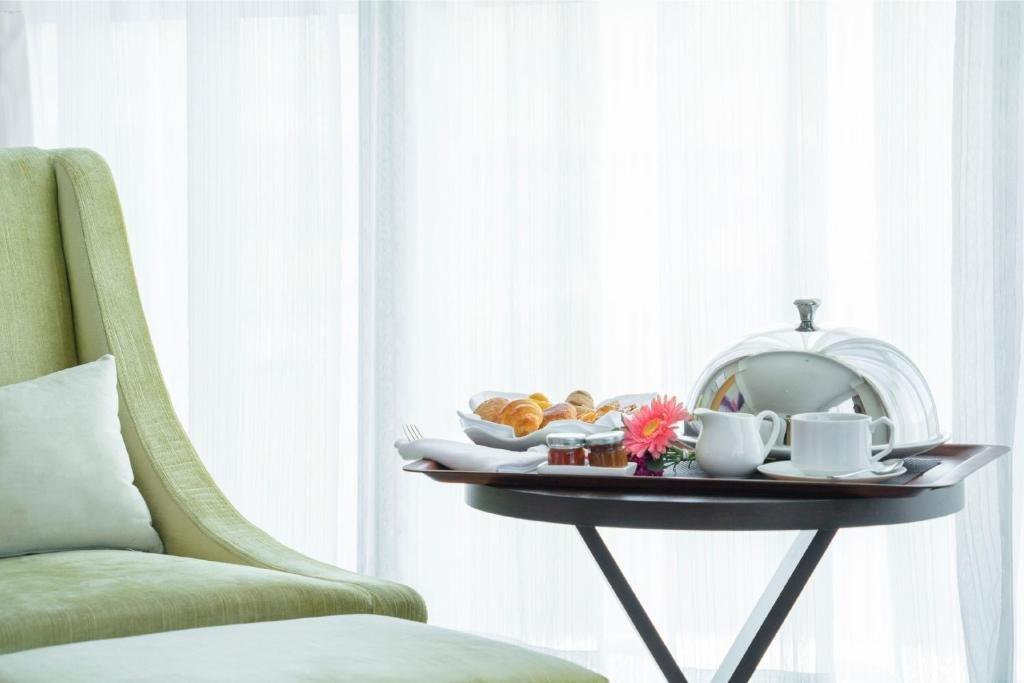 Тбилиси: Hotel Hotels & Preference Hualing Tbilisi Mimino