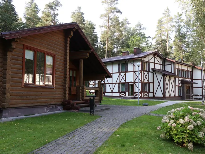 Логойск: Zayachya Polyana Recreation center