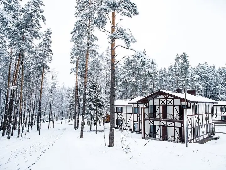 Логойск: Zayachya Polyana Recreation center
