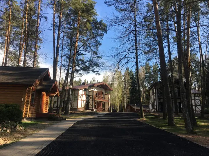 Логойск: Zayachya Polyana Recreation center
