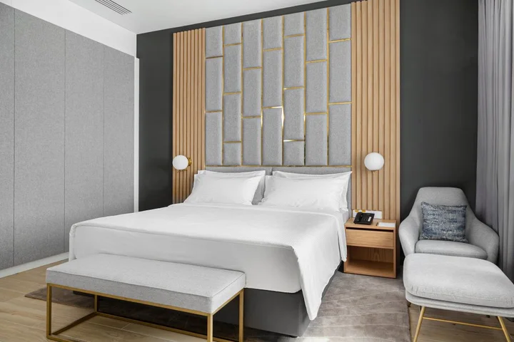 Минск: The Basilian Minsk hotel, Curio Collection by Hilton