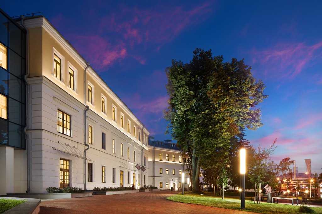 Минск: The Basilian Minsk hotel, Curio Collection by Hilton