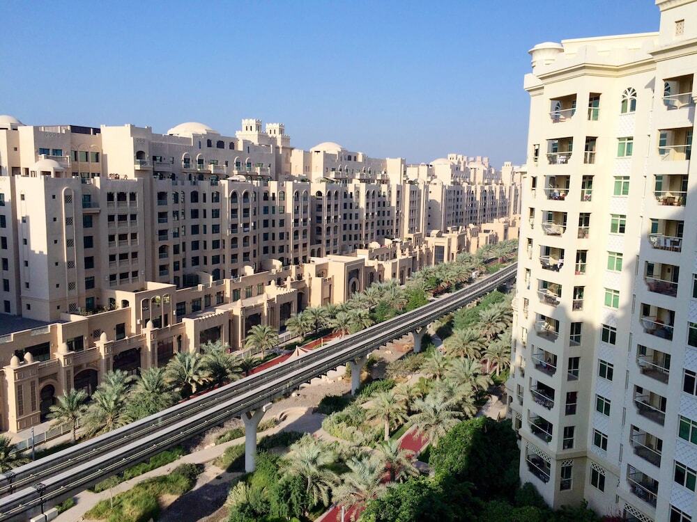 Дубай: Kennedy Towers - Al Khushkar