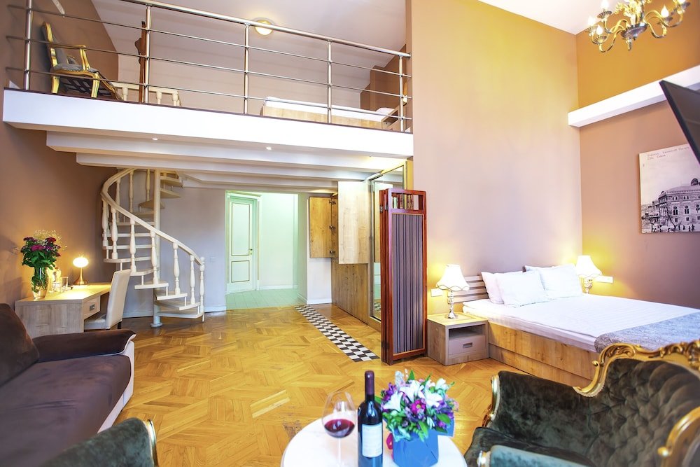 Тбилиси: Rustaveli Hotel