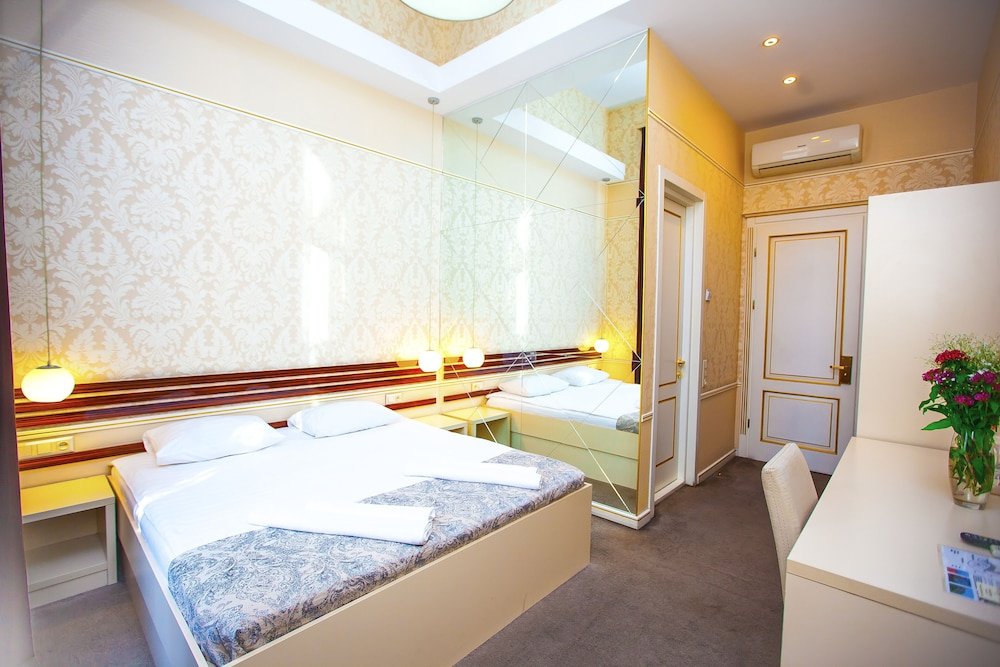 Тбилиси: Rustaveli Hotel